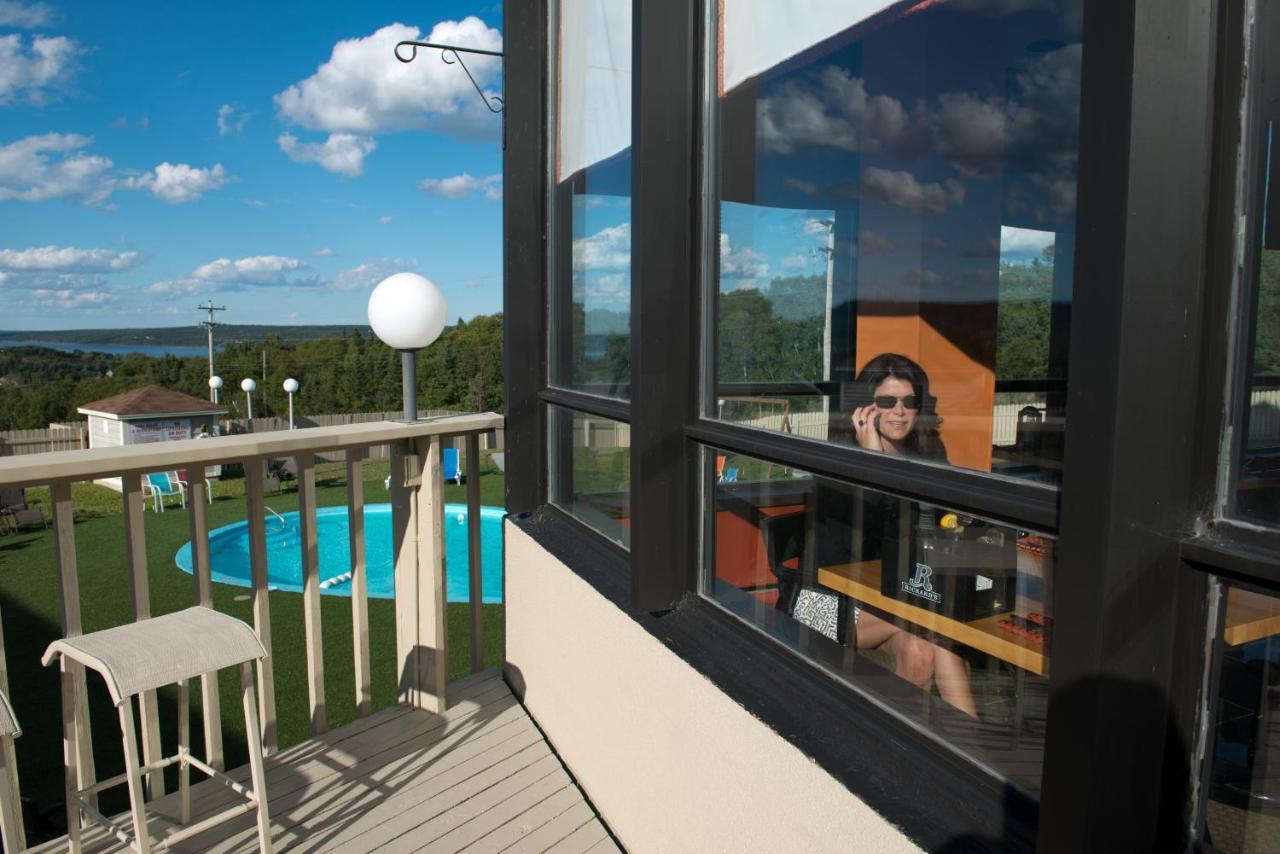 Clarenville Inn ภายนอก รูปภาพ